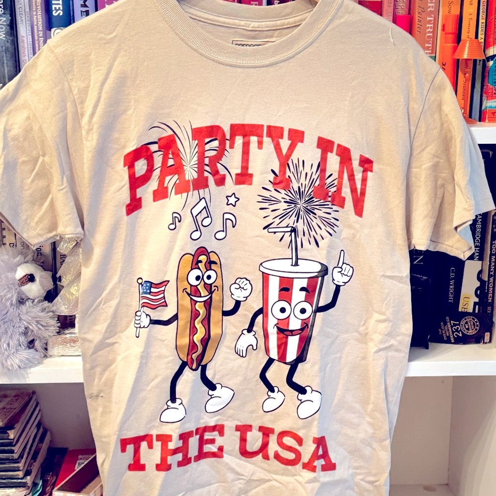 Party in the USA 🇺🇸 Summer theme festival T-shirt super Comfy Tee